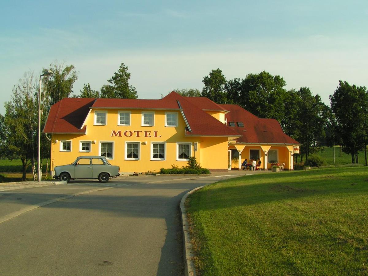 Motel Velky Rybnik เปเลอจิมอฟ ภายนอก รูปภาพ