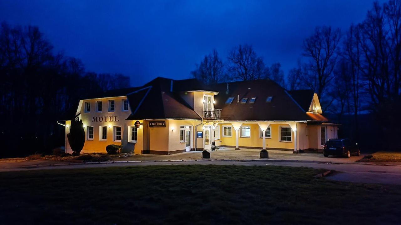 Motel Velky Rybnik เปเลอจิมอฟ ภายนอก รูปภาพ